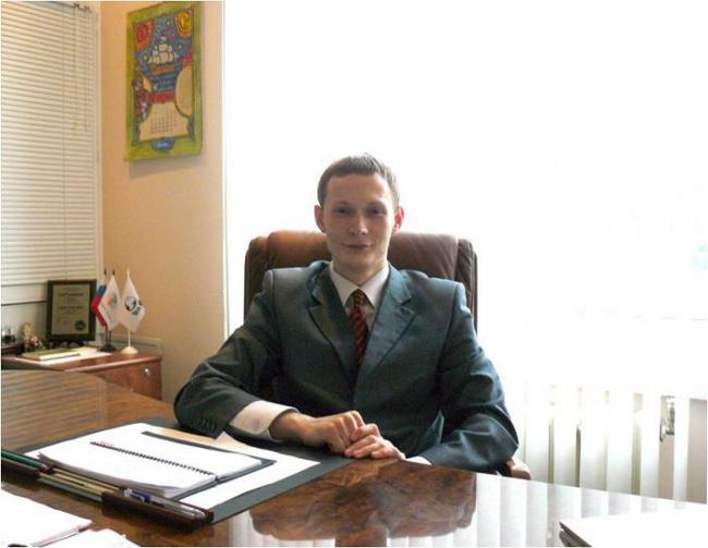 Руководит отделением Федерации Го в Ханты-Мансийском АО Александр Родин